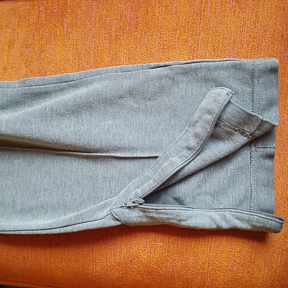 ATHLETA Gray Bottoms - Picture 5 of 6